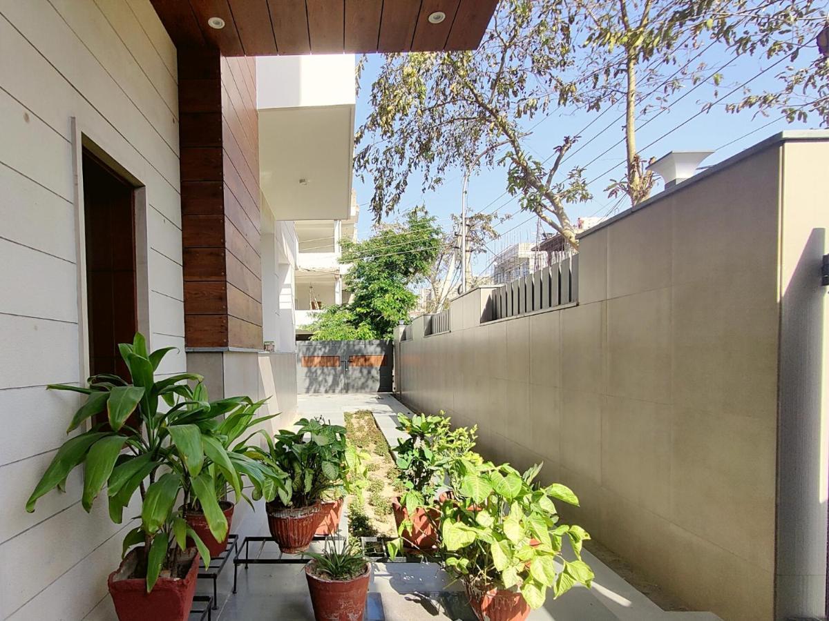 The Shacon Hotel Noida Bagian luar foto